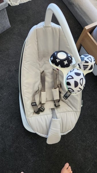 4Moms Mamaroo Multi-Motion Baby Swing Carousel 2