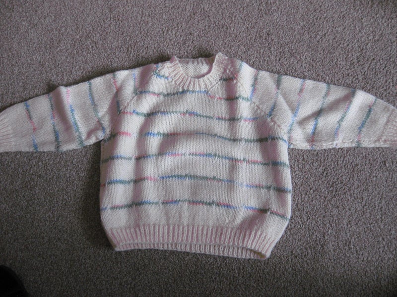 Pretty hand knitted jersey628632427374091115