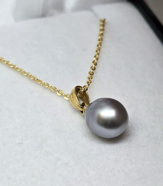 Tahitian pearl set in 14ct gold- with chain and box Carousel 6