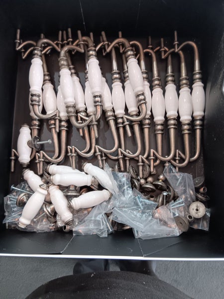 Kitchen cupboard handles Carousel 5