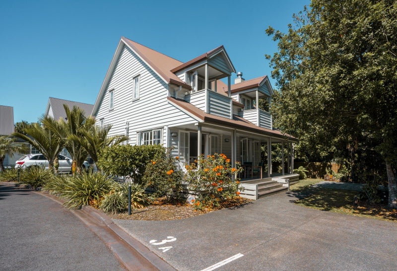 Image 1 of 18