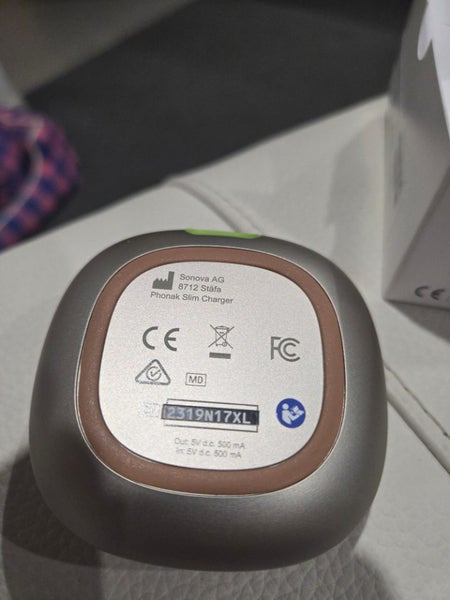 Phonak Slim Charger Carousel 4
