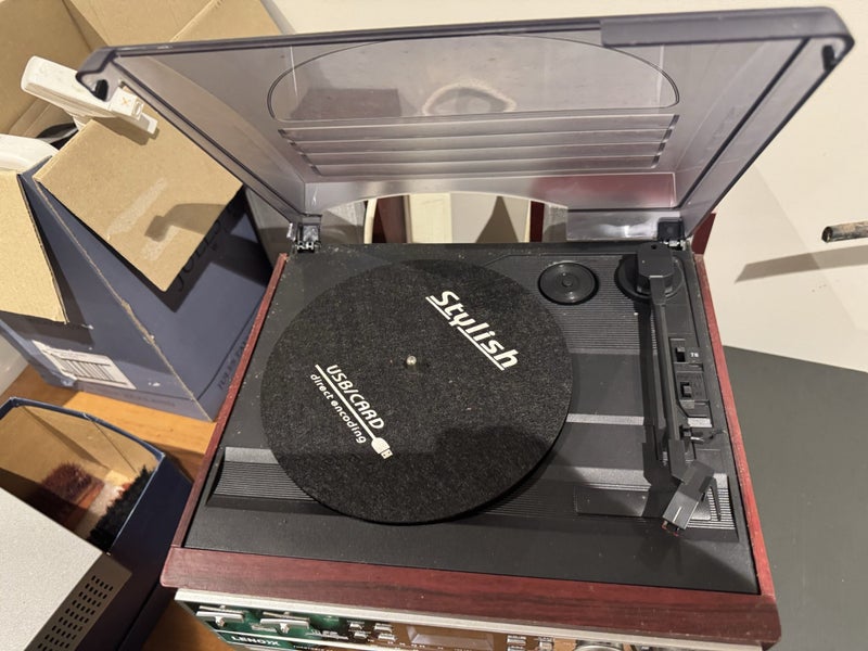 Retro Record Player & Speakers Carousel 2