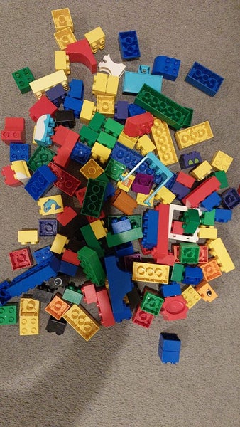 Duplo bricks Carousel 1