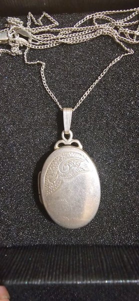Sterling silver locket and chain Carousel 1