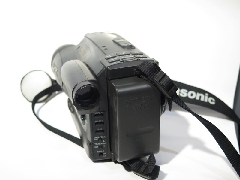 Vintage Panasonic NV-S20 VHS-C PAL Video Camera Palmcorder 8x Wide Carousel 2