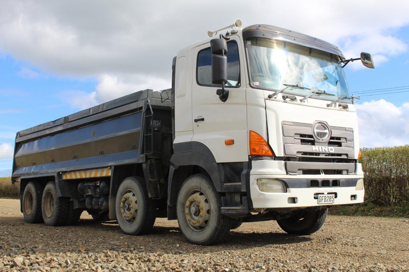 2008 Hino 700 8 Wheeler Tipper Truck62868836461826112