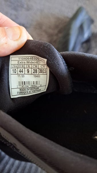 Brooks wide Fitting Shoes. Carousel 4
