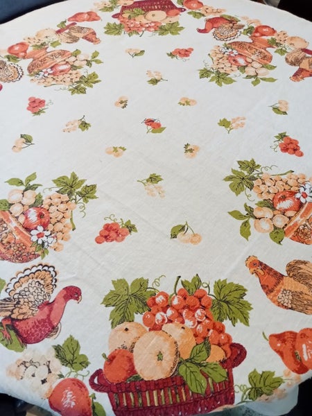 Lovely square linen fruit tablecloth Carousel 2