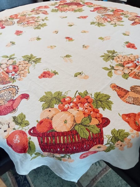 Lovely square linen fruit tablecloth Carousel 1