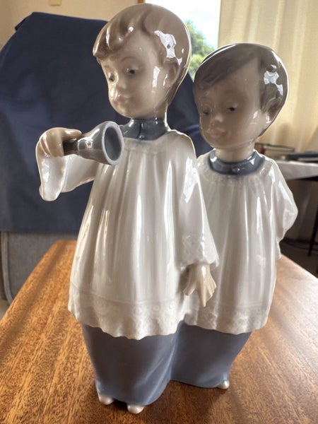 Lladro Spain porcelain ChoirBoys figurine 4538 . Now retired .628632421937931122