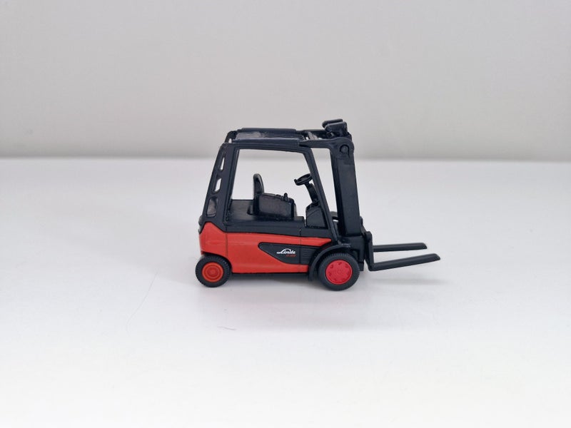 SIKU Fork Lift Carousel 2