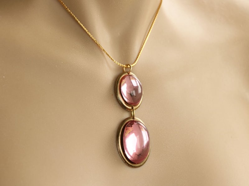 Vintage Pink 80s costume Jewellery Pendant on Gold Snake chain Carousel 4