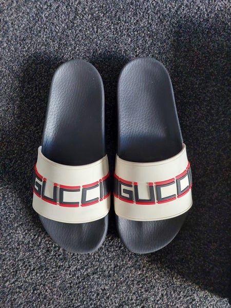 Gucci slides Carousel 2