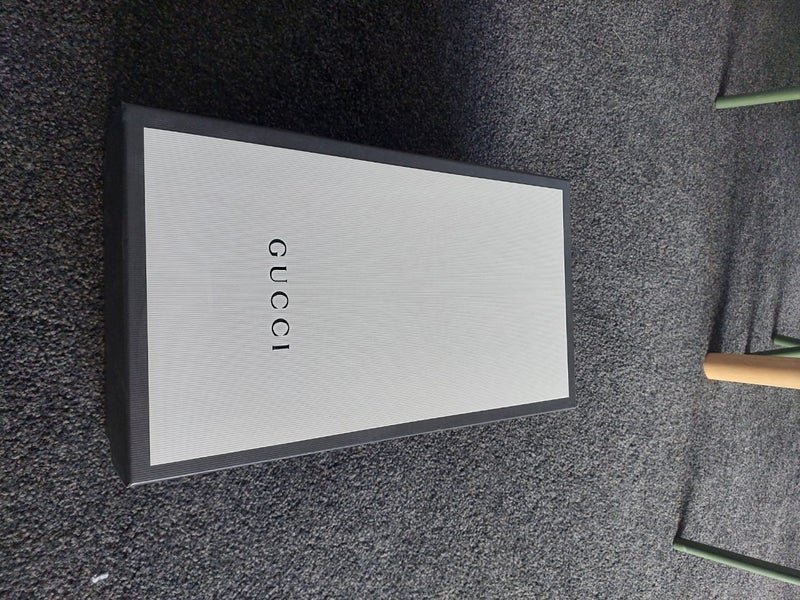 Gucci slides Carousel 6