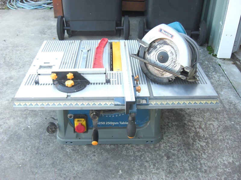 Tooline 250mm Table Saw /Makita 180mm Circular Saw Carousel 1