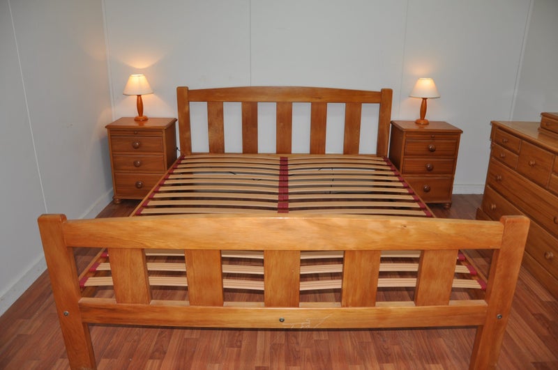 Beautiful Eastwest Designs Brooklyn queen solid rimu bed- FULLY RESTORED~~~~~ Carousel 1