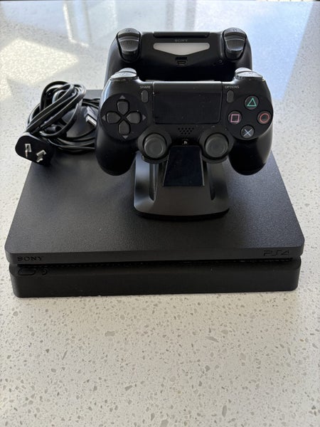 PlayStation 4 Slim 500gb & 2 x Controllers Carousel 1