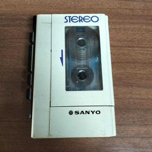 PERSONAL STEREO- SANYO M4430 CASSETTE PLAYER Carousel 1