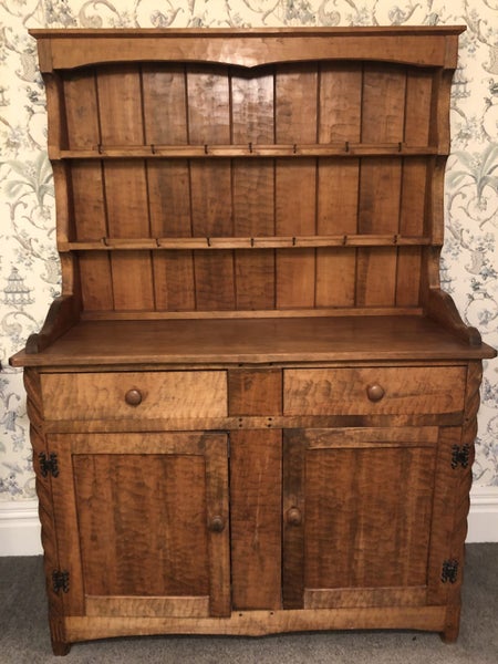 Chapman Taylor Rimu Dresser Carousel 1