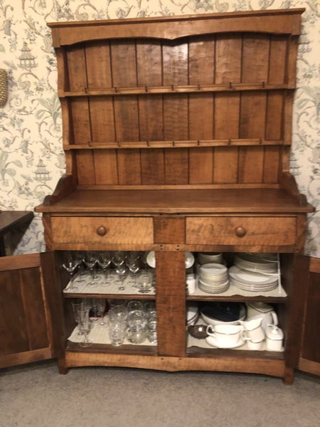 Chapman Taylor Rimu Dresser Carousel 2