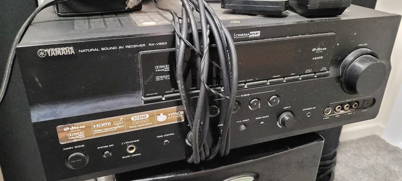 Yamaha Stereo and speakers Carousel 2