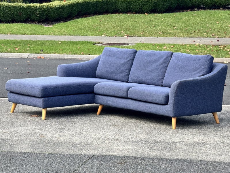 $1 RESERVE! ABSOLUTELY BEAUTIFUL ‘NOOD’ 3 SEATER SOFA WITH LEFT HAND CHAISE! Carousel 2