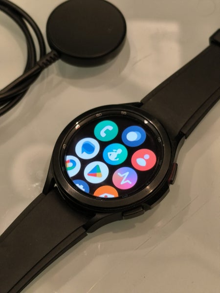 Samsung Galaxy Watch4 Classic LTE Carousel 1