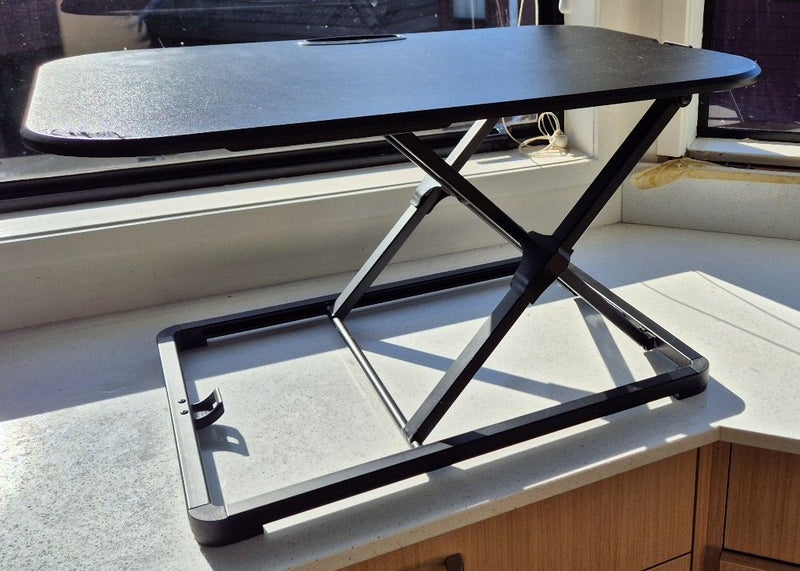 Standing desk workstation: collapsible, compact, transportable Carousel 1