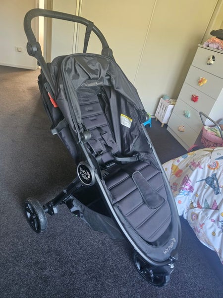 Mint Baby jogger Gt2 stroller + extras Carousel 1
