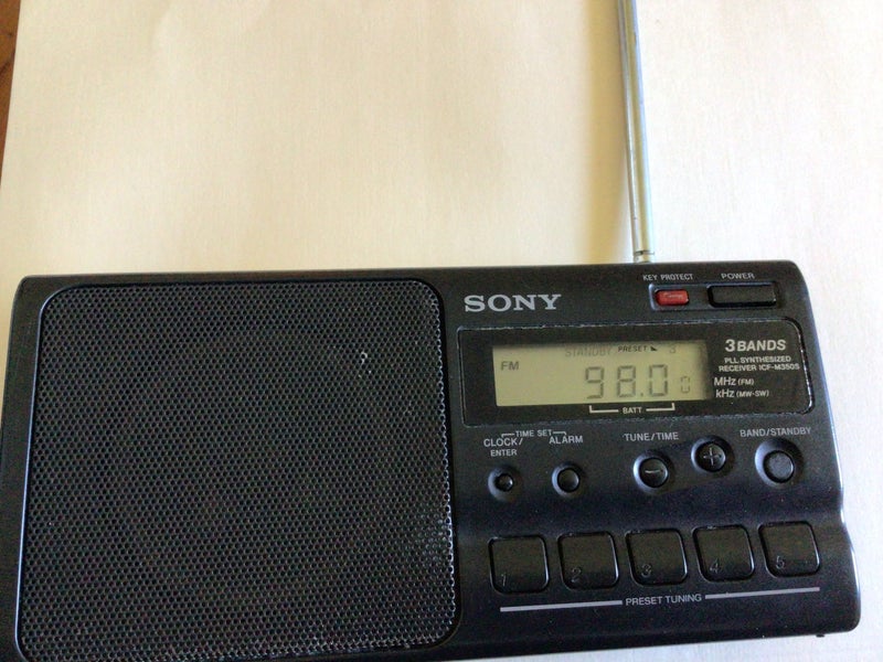 Sony ICF-M350S 3 Bands FM/MW/SW PLL Synthesized Radio Receiver Carousel 16