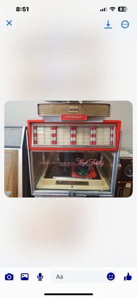Two Jukeboxes Carousel 2