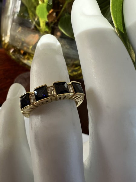 Pre Loved 9ct Gold Sapphire & Diamond Ring #SV21 Carousel 5