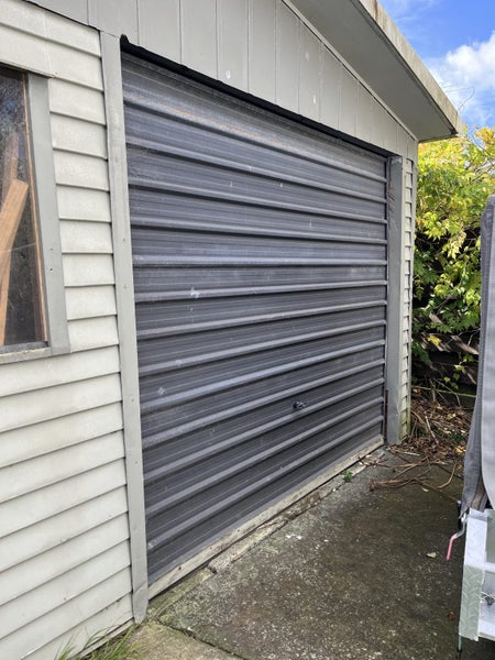 Garage for removal Carousel 9