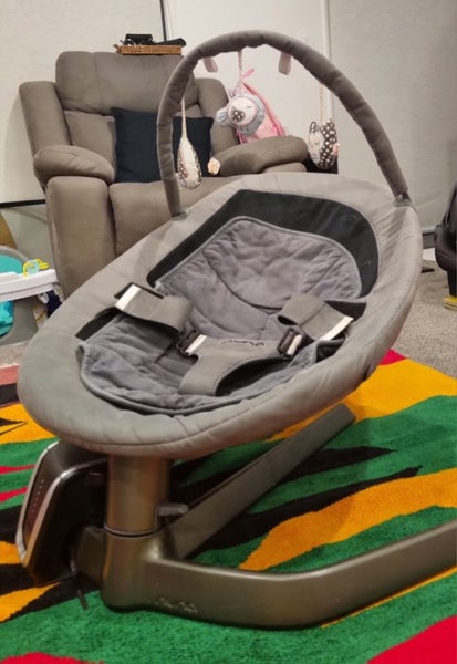 Nuna Leaf baby bouncer with electric motor Carousel 2