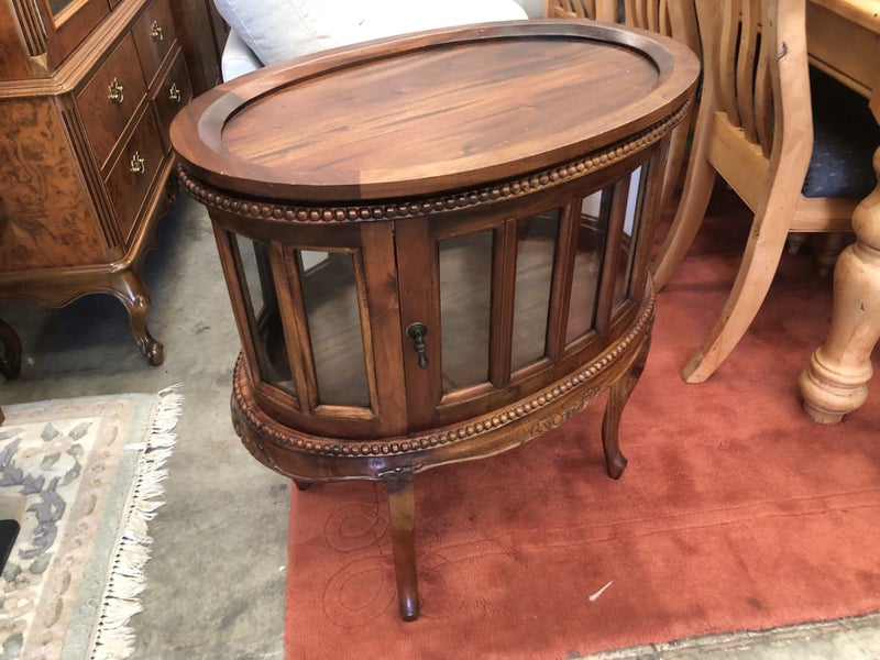 Mahogany oval display or….. Carousel 1