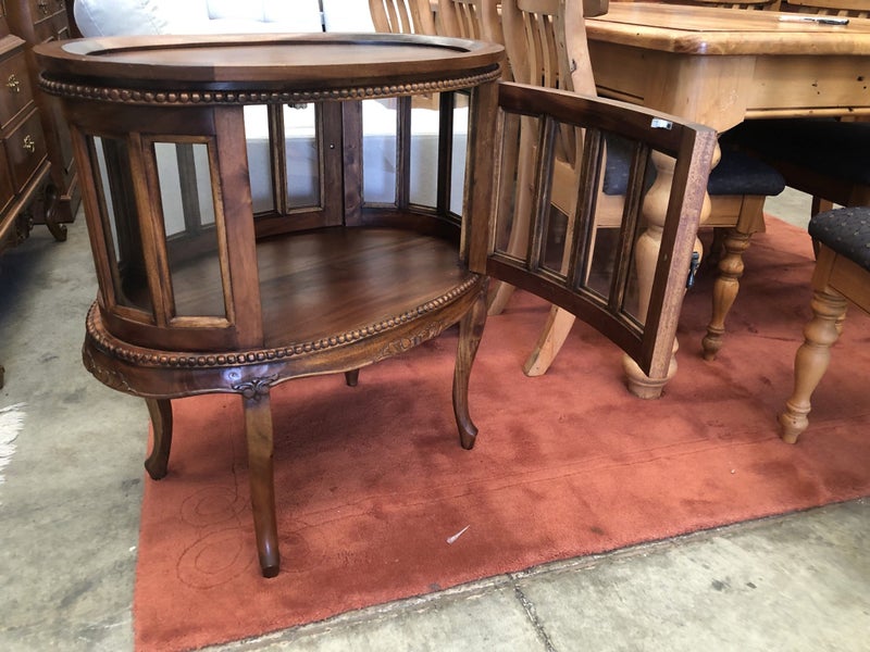 Mahogany oval display or….. Carousel 2