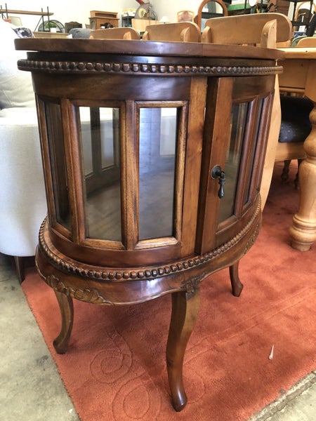 Mahogany oval display or….. Carousel 5