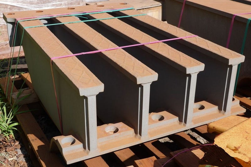 Huge Grizzly feeder for boulder Carousel 2