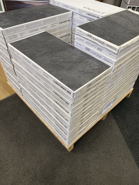 $1 reserve of 50m2 "Slate effect" vinyl tiles Carousel 1