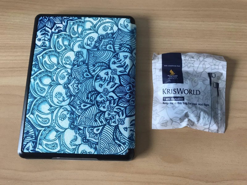 Kindle case + FREE Singapore Airline earbuds / in-ear headphones Carousel 2