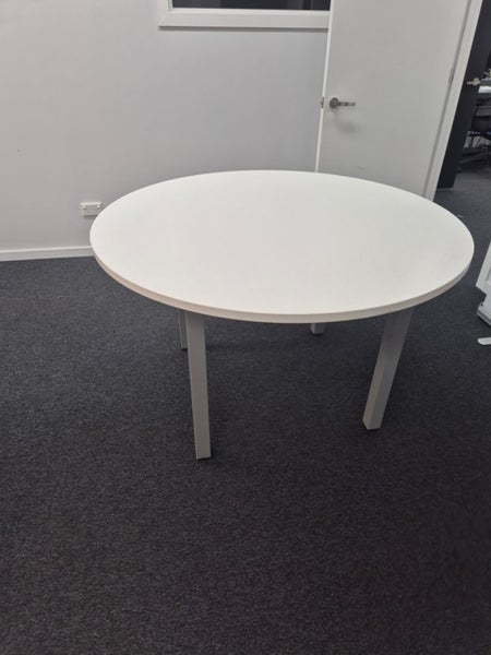 1200mm meeting table Carousel 2