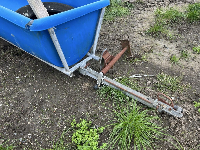 $1 Reserve Pk trailers Carousel 6