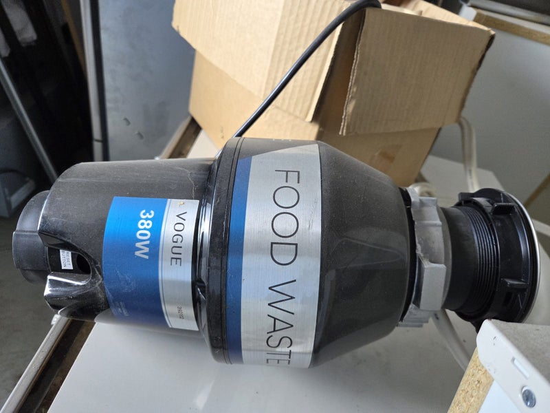 Insinkerator Vogue 300 Carousel 1