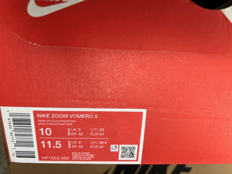 Nike Zoom Vomero 5 casual / Runner Shoes size US10 - Brand New Carousel 7