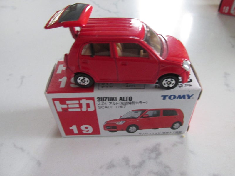 Tomica #16 Suzuki Alto Mint Boxed Carousel 2