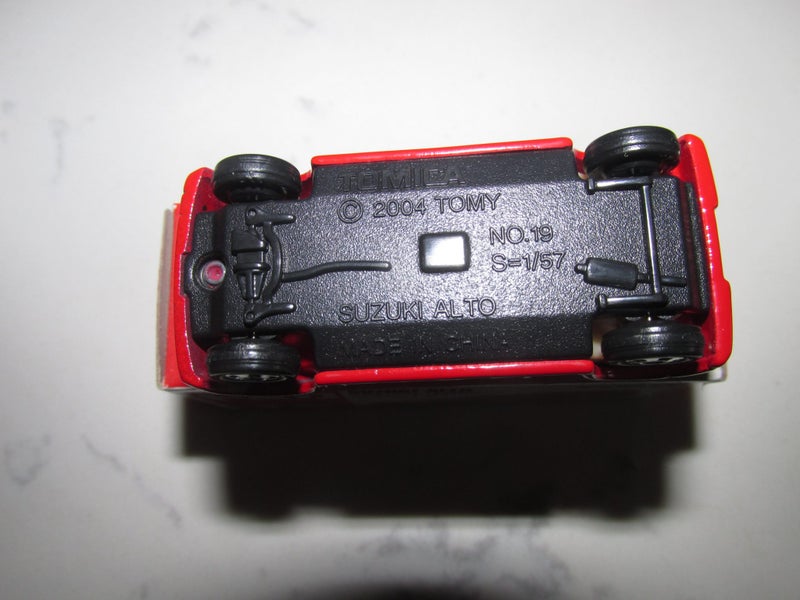 Tomica #16 Suzuki Alto Mint Boxed Carousel 3