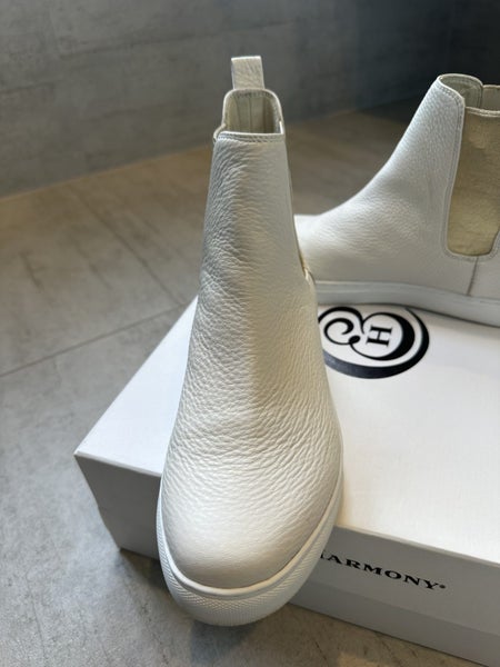 Chaos & Harmony Boots . Brand New . Carousel 2