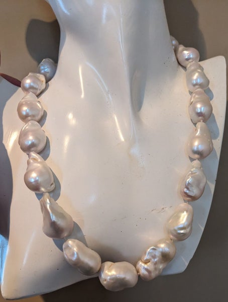 15 - 26mm White Cultured Keshi Kasumi Pearl 19" Necklace Carousel 1