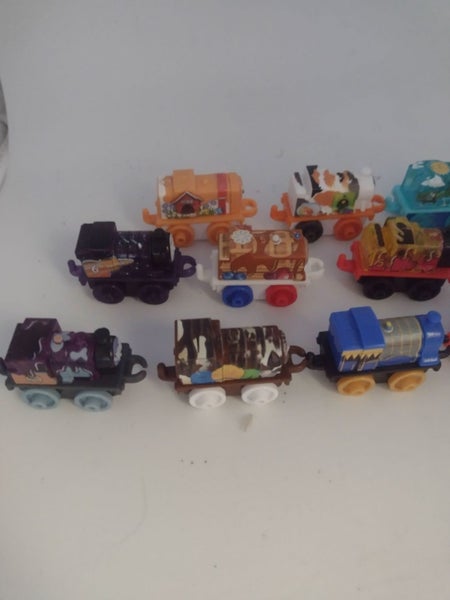 Thomas & Friends minis - Thomas the tank engine mini plastic train x12 Carousel 2